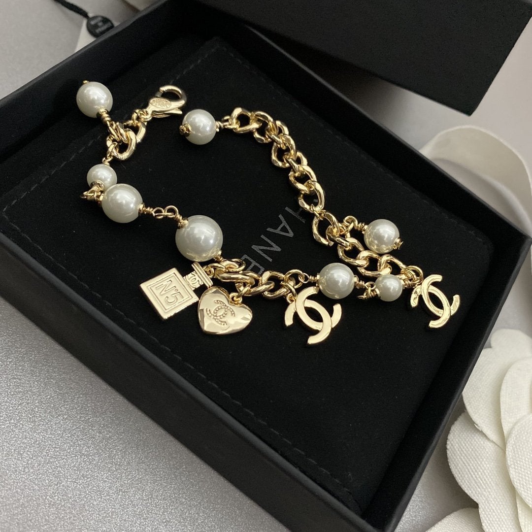 CHANEL Fashion Graphic Pearl Bracelet