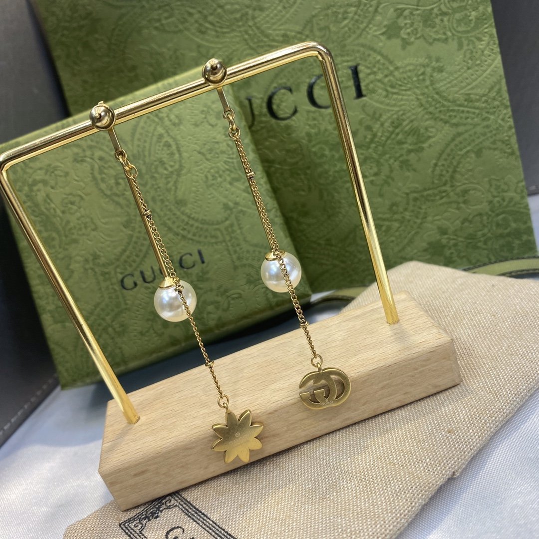 GUCCI Fashion New Pearl Rhinestone Earrings