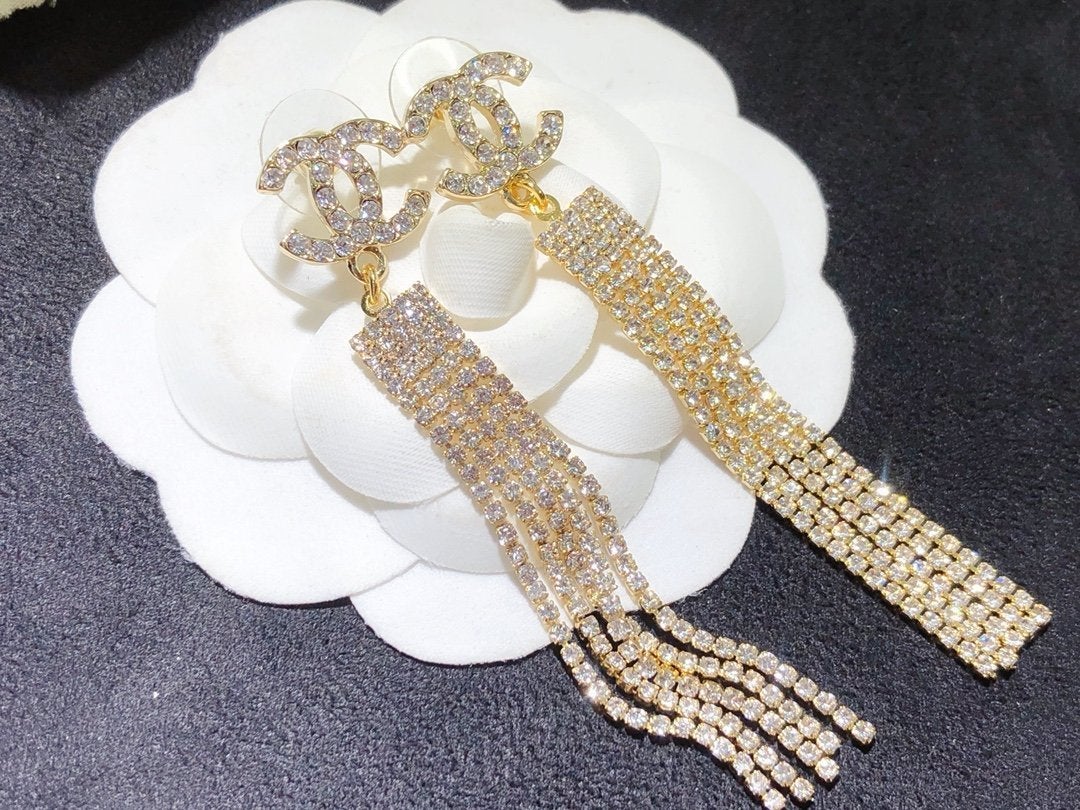 CHANEL Fashion Crystal Willow Comb Earrings
