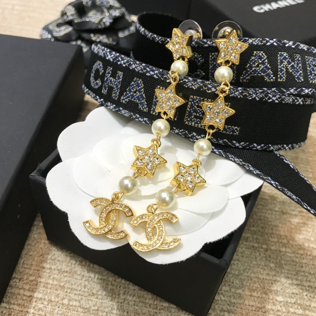 CHANEL Luxury Pearl Rhinestone Star Pendant Earrings
