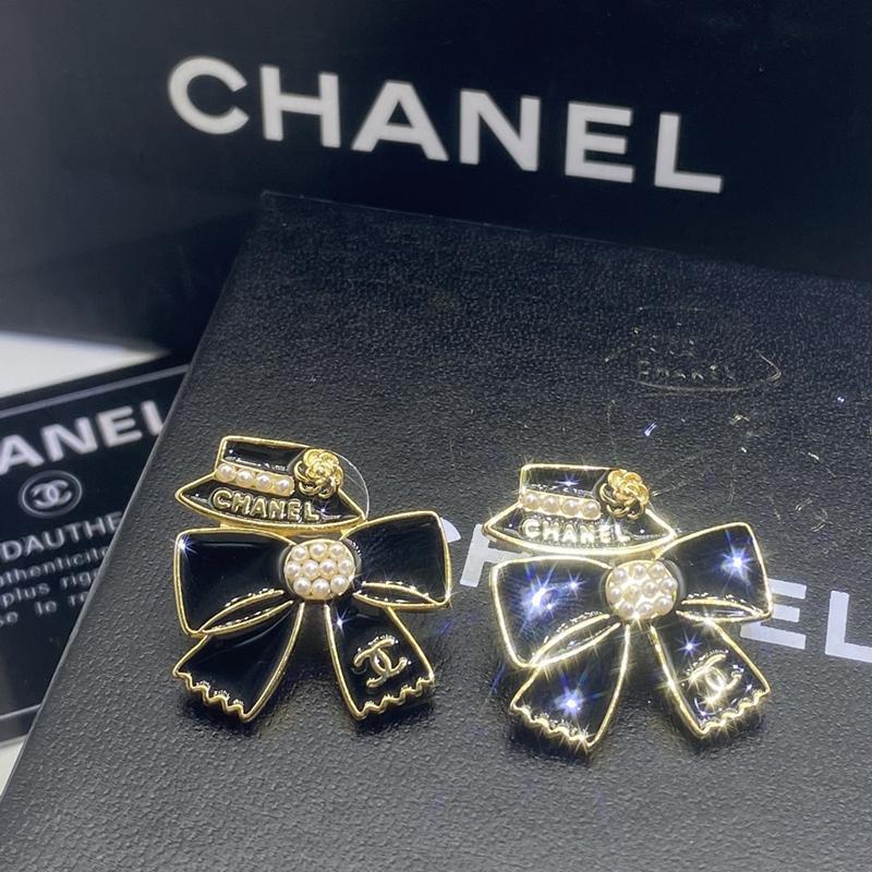 CHANEL Luxury Bow Pearl Earrings