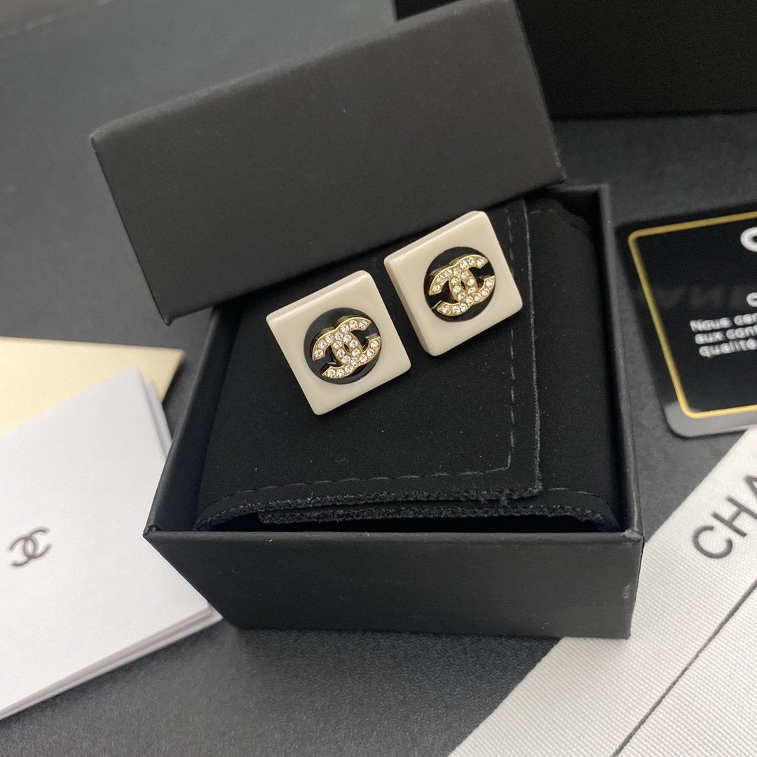 CHANEL Fashion enamel black and white earrings