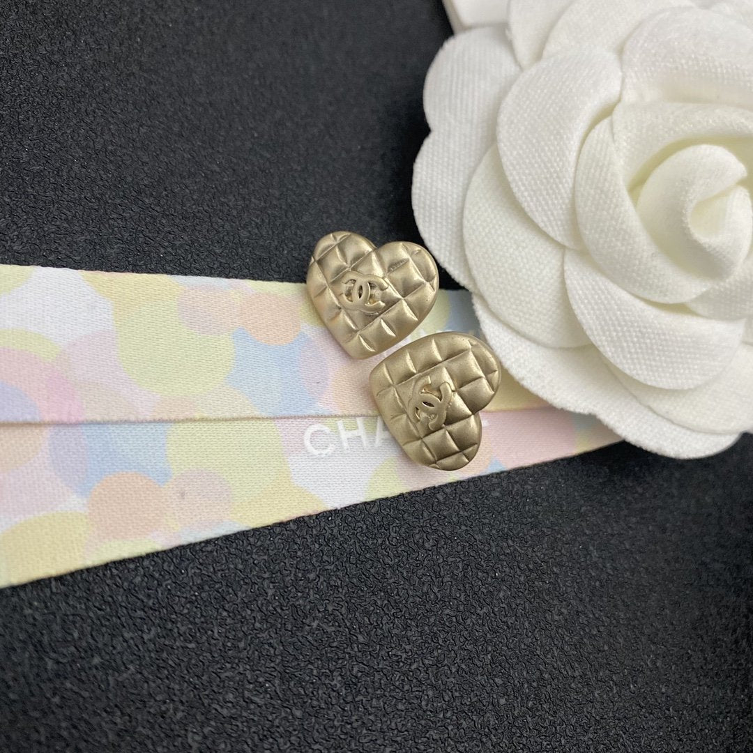 CHANEL Luxury Golden Heart Shaped Earrings