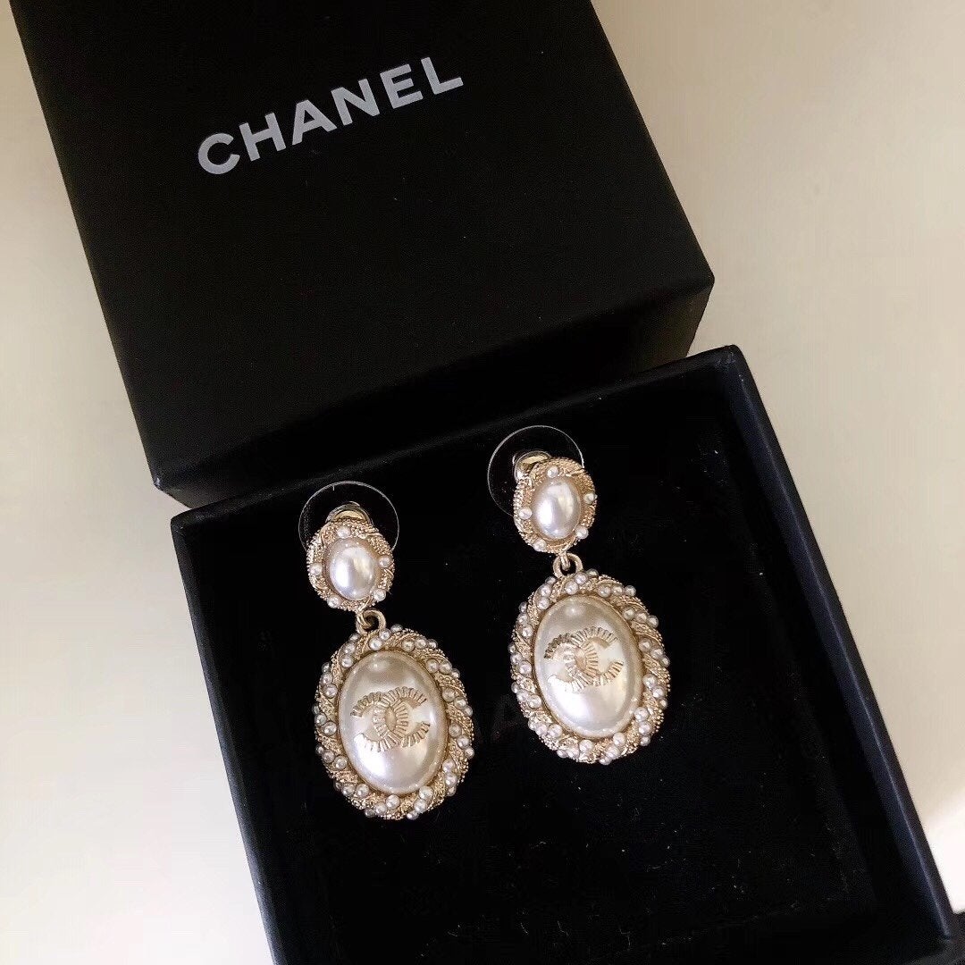 CHANEL Elegant Pearl Small Golden Egg Pendant Earrings