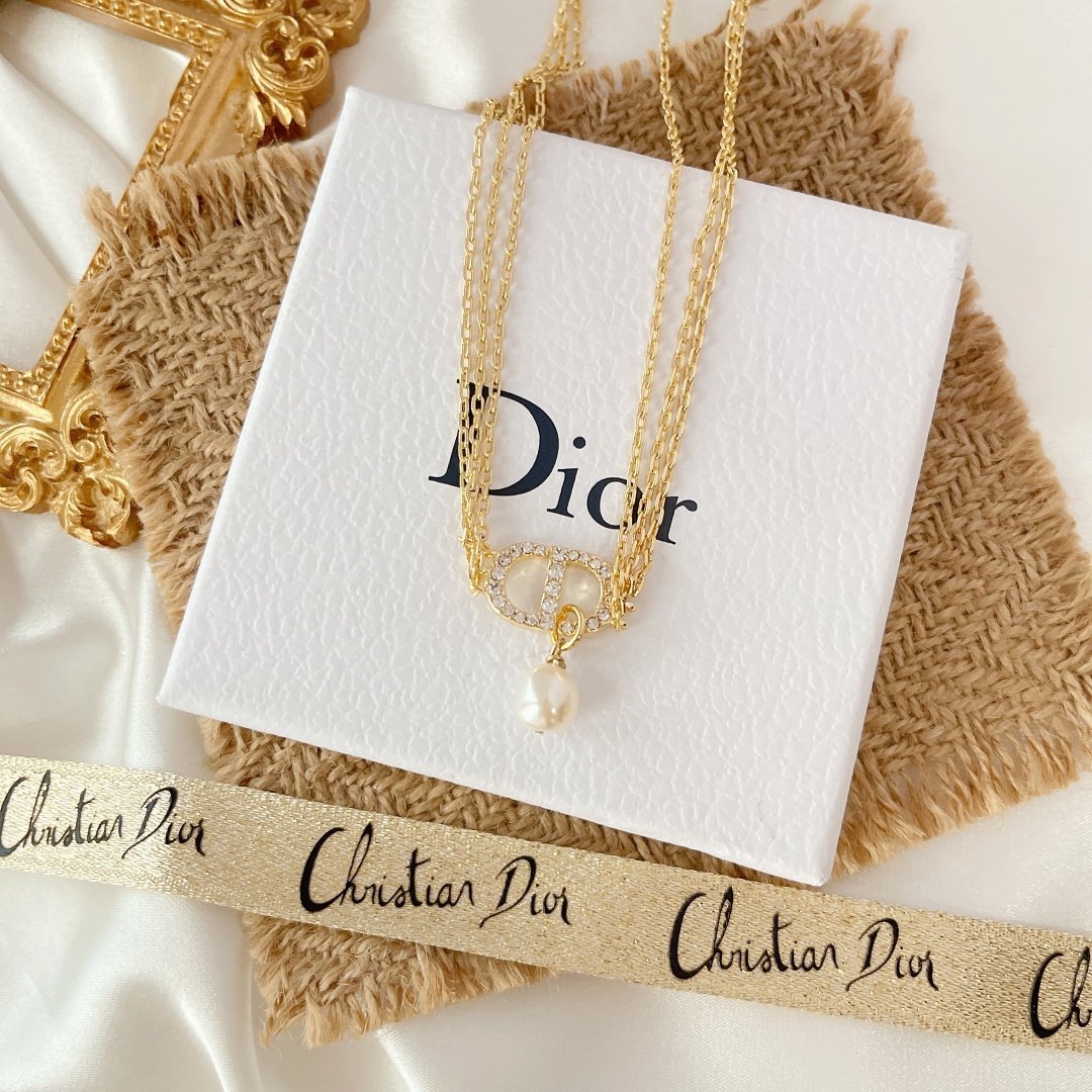 DIOR Fashion Three-Layer Pearl Pendant Necklace