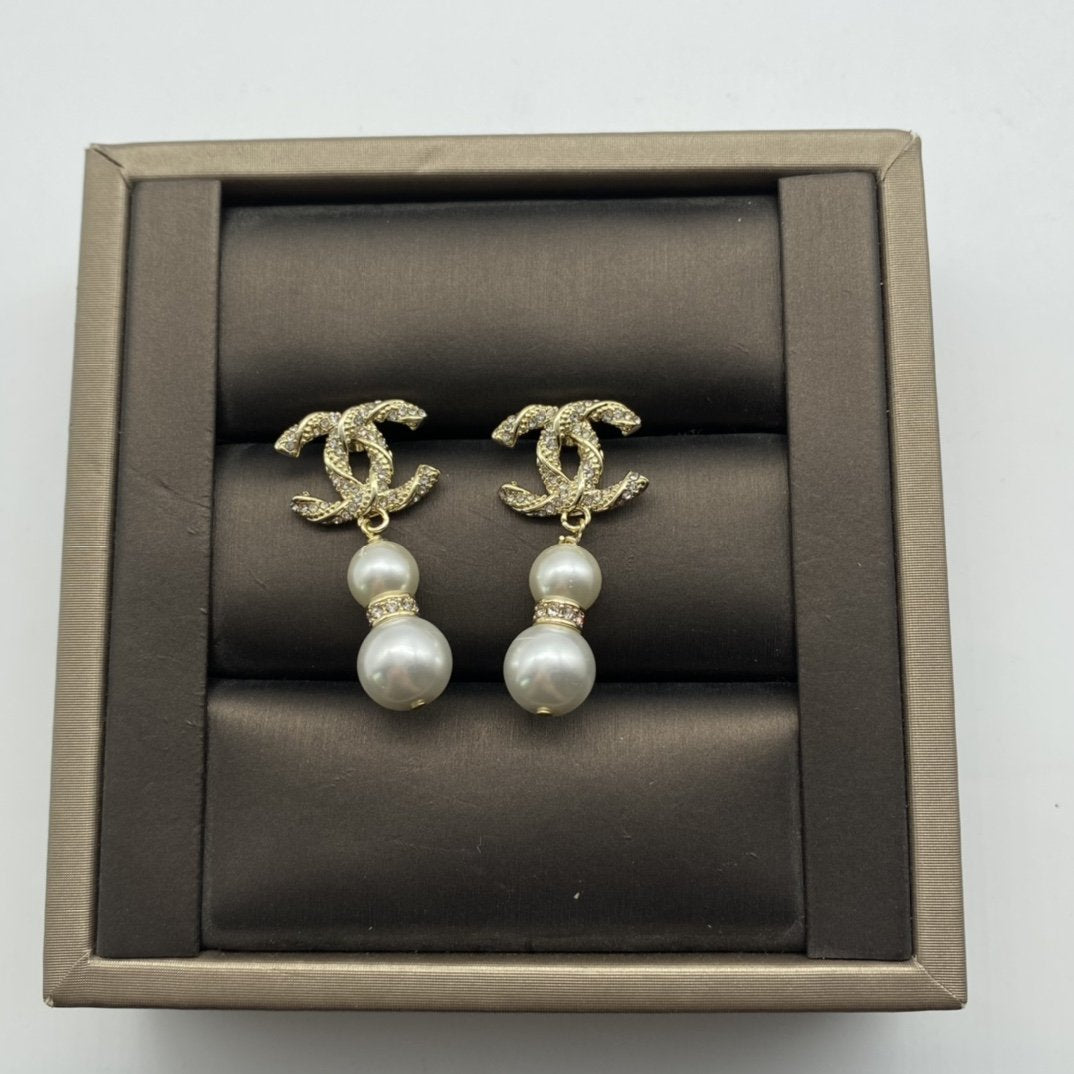 CHANEL Fashion gourd pendant earrings