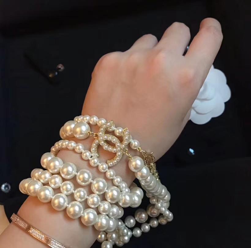 CHANEL Fashion irregular long pearl necklace