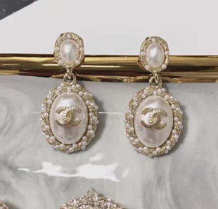 CHANEL Elegant Pearl Small Golden Egg Pendant Earrings