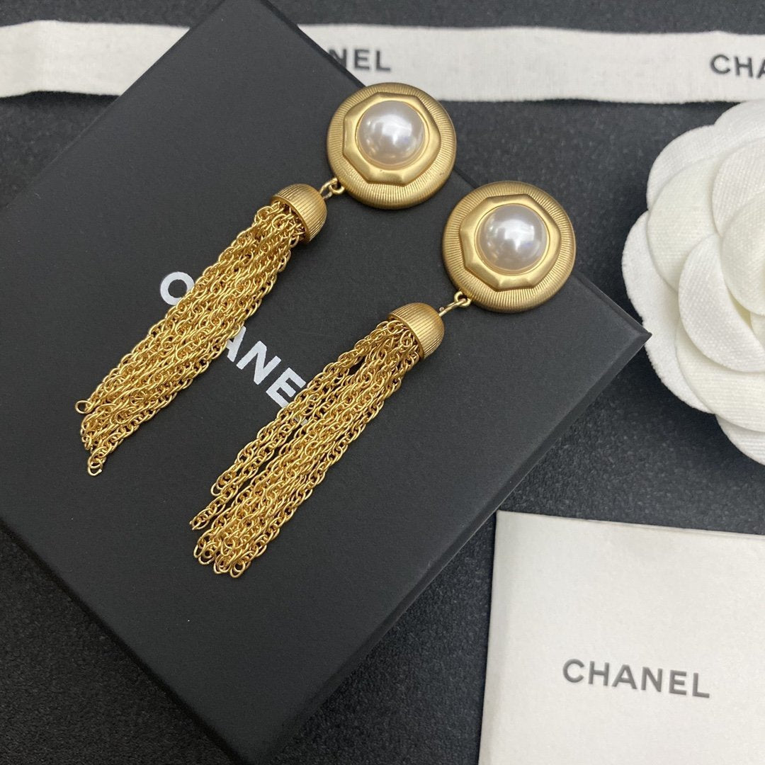 CHANEL Fashion Imitation Pearl Tassel Pendant Earrings