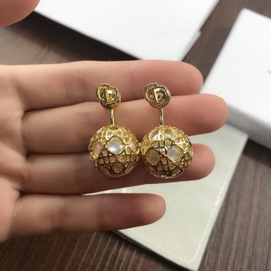 DIOR Elegant Pearl Ball Stud Earrings