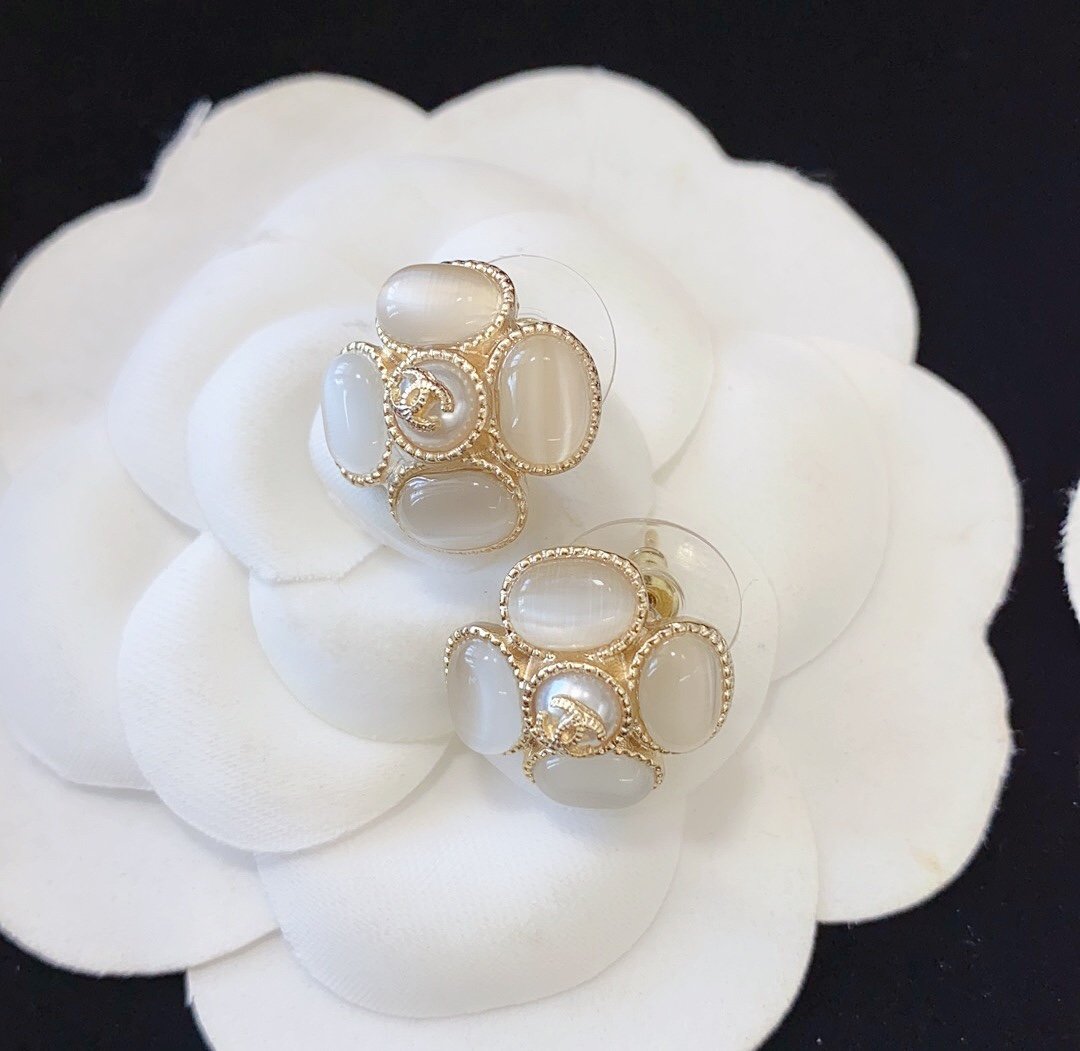 CHANEL Fashion opal earrings