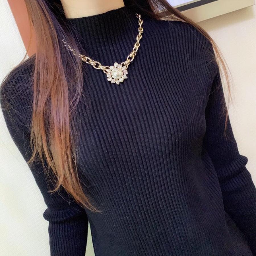 CHANEL Luxury Crystal Pearl Necklace