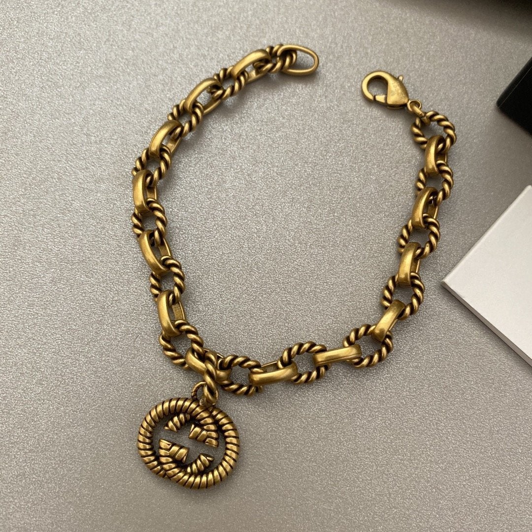 GUCCI Vintage Double G Pendant Bracelet