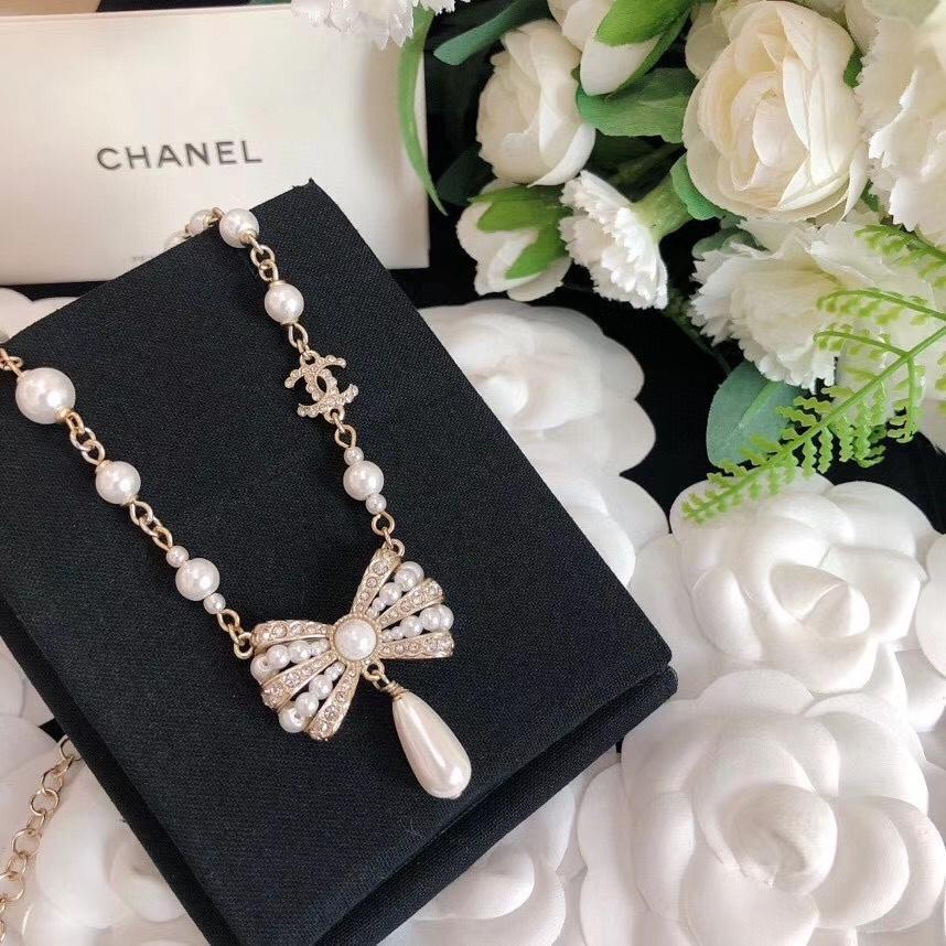 CHANEL Fashion Bow Pearl Pendant Necklace