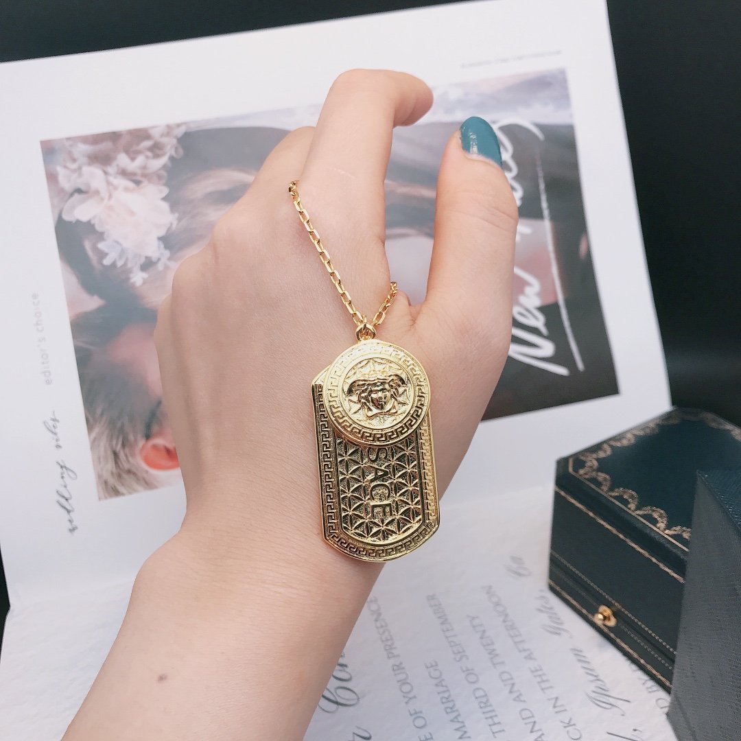 VERSACE Fashion Pattern Carved Necklace