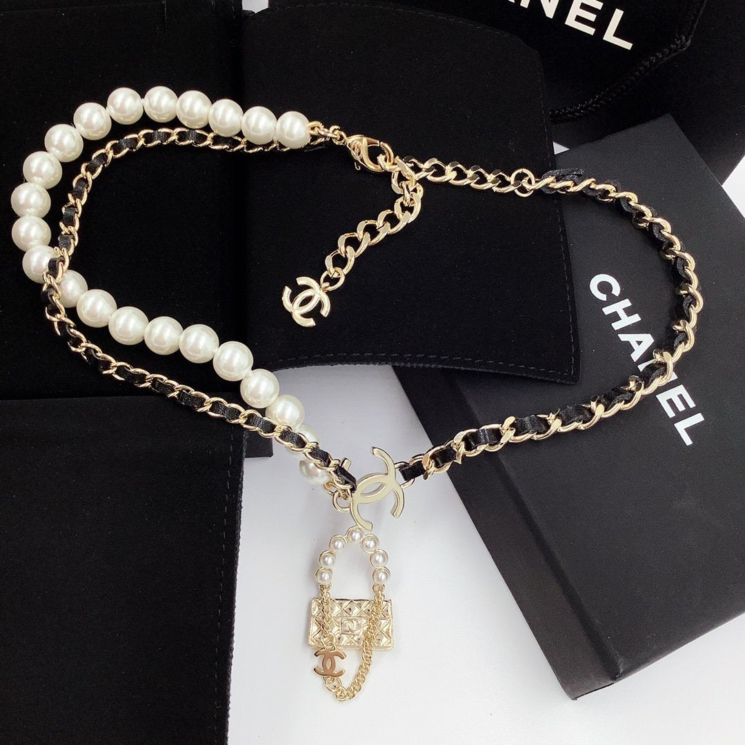 CHANEL Small bag mix necklace