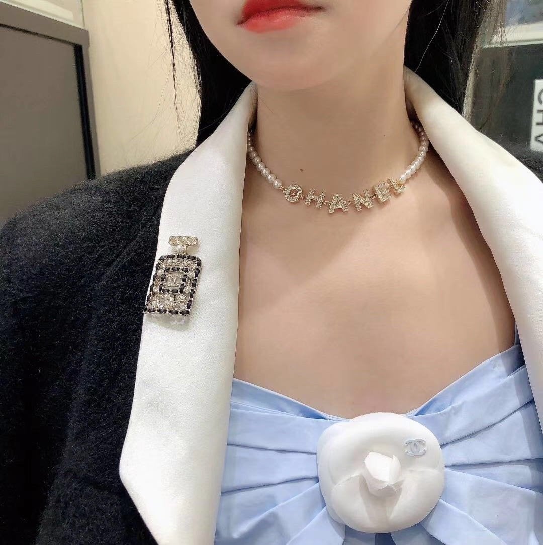CHANEL Luxury Rhinestone Pearl Letter Necklace