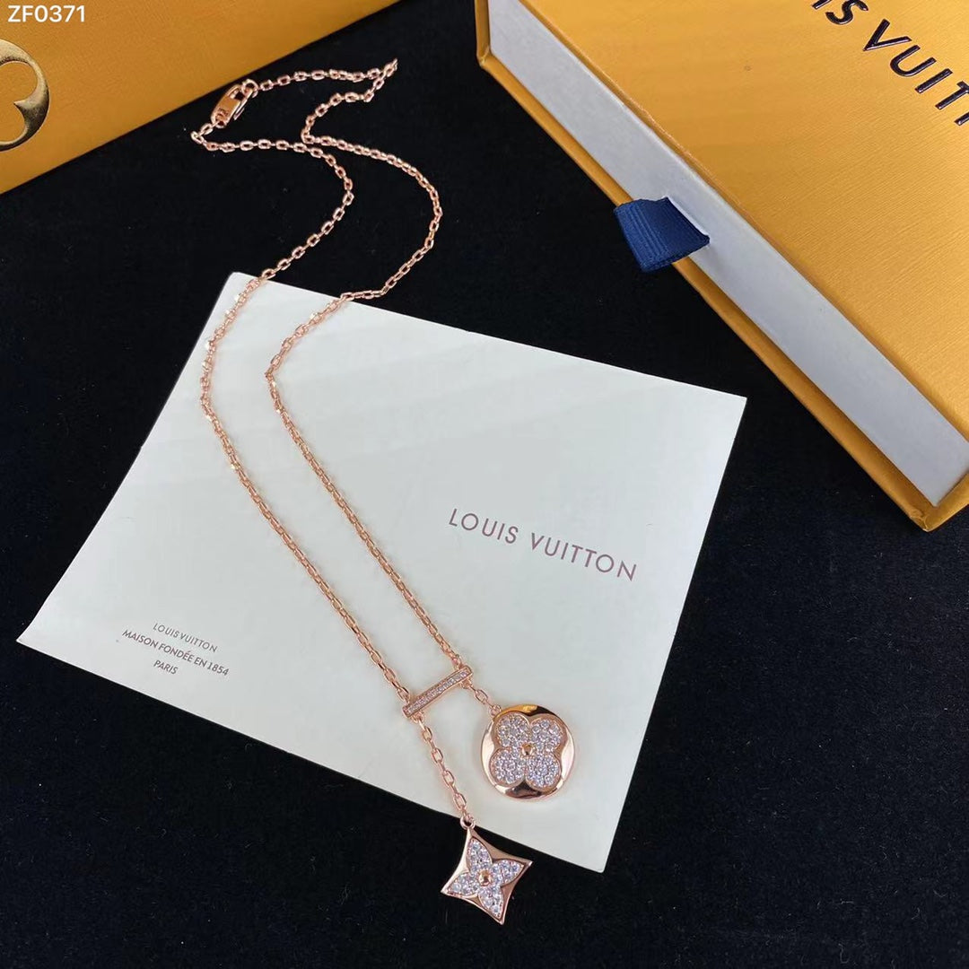 LV The latest four-leaf clover necklace