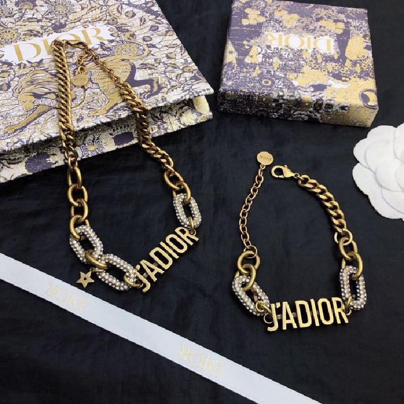 DIOR Luxury Rhinestone Letter Necklace