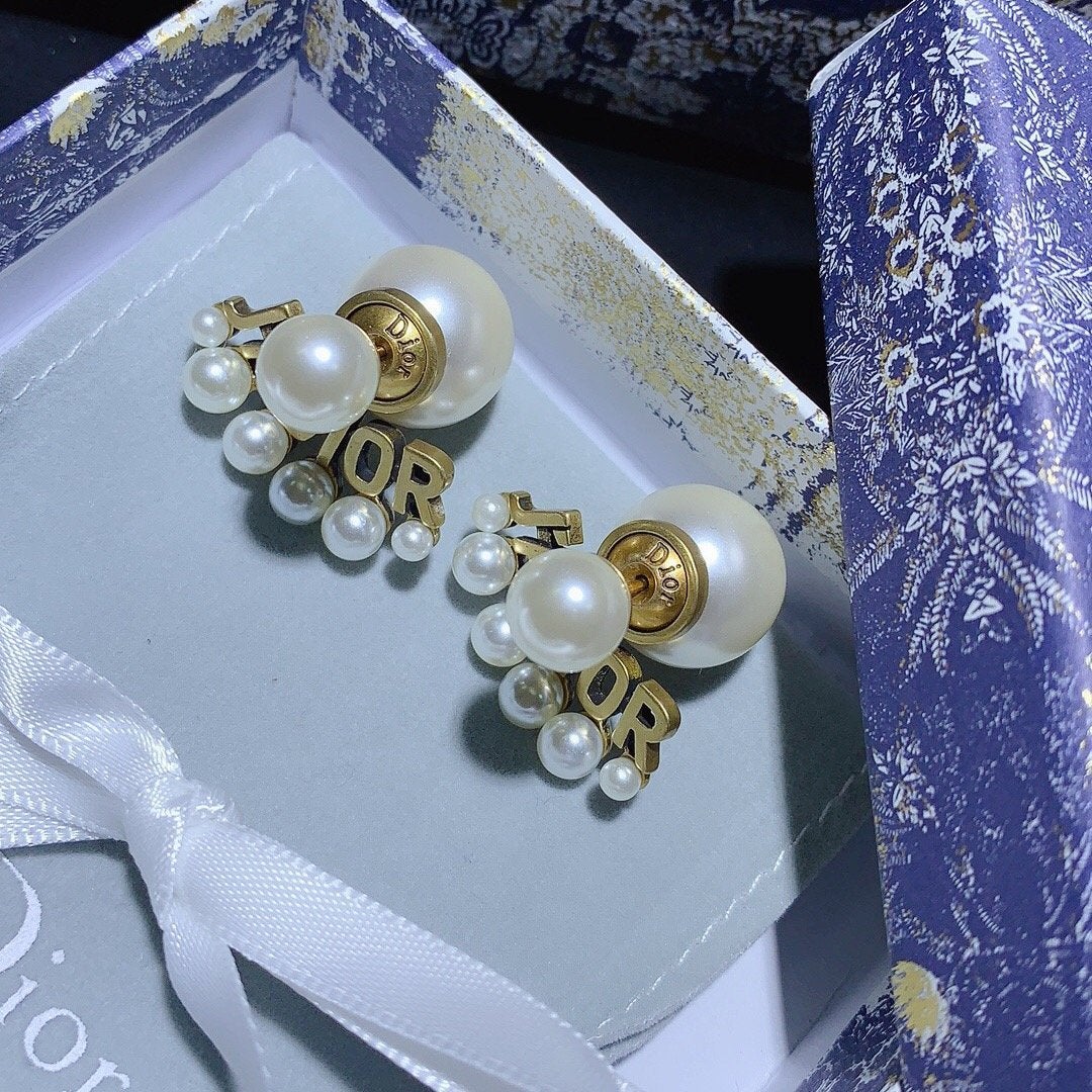 DIOR White Resin Imitation Pearl Letter Earrings