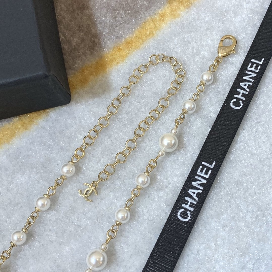 CHANEL Fashion Bow Pearl Pendant Necklace
