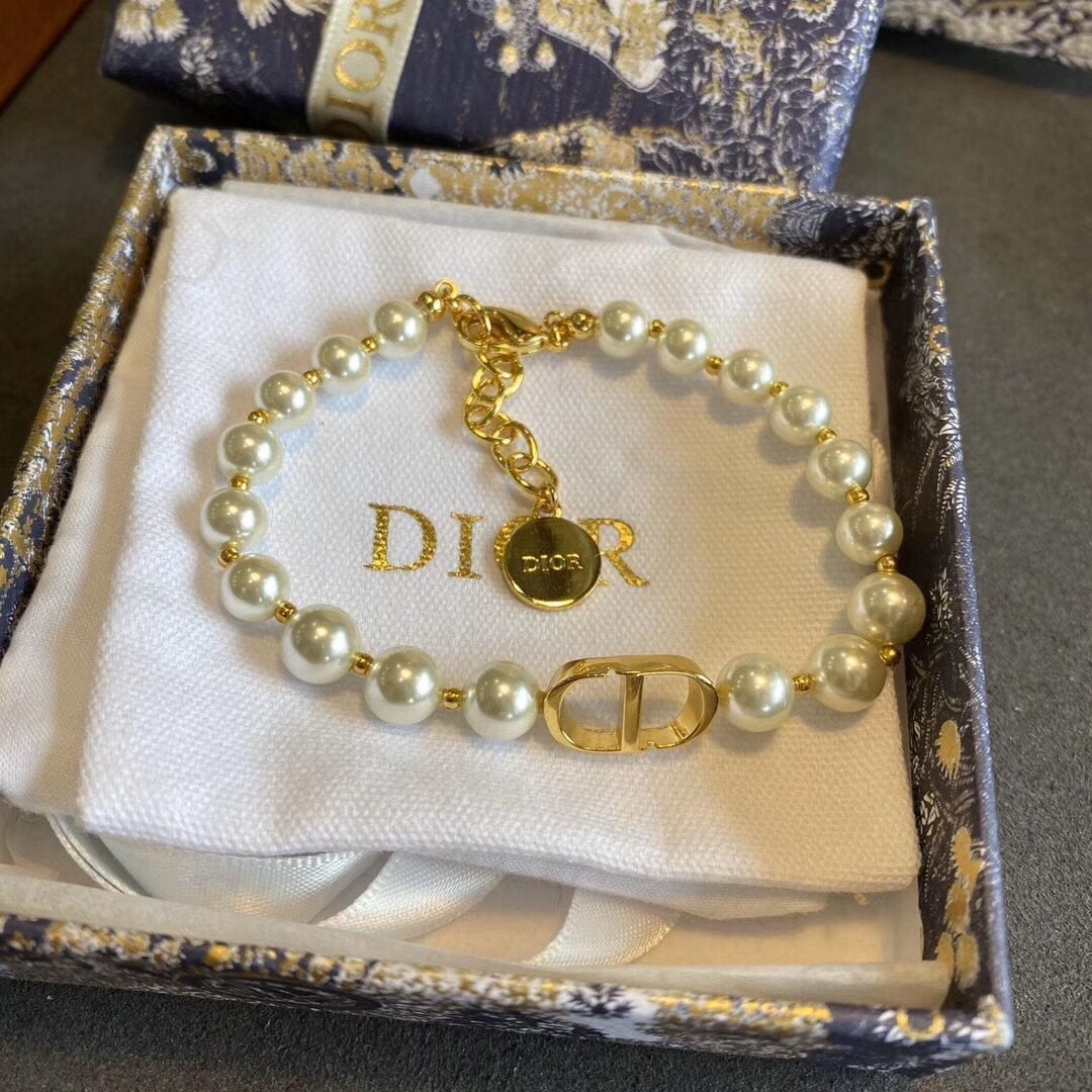 DIOR White Resin Bead Short Bracelet