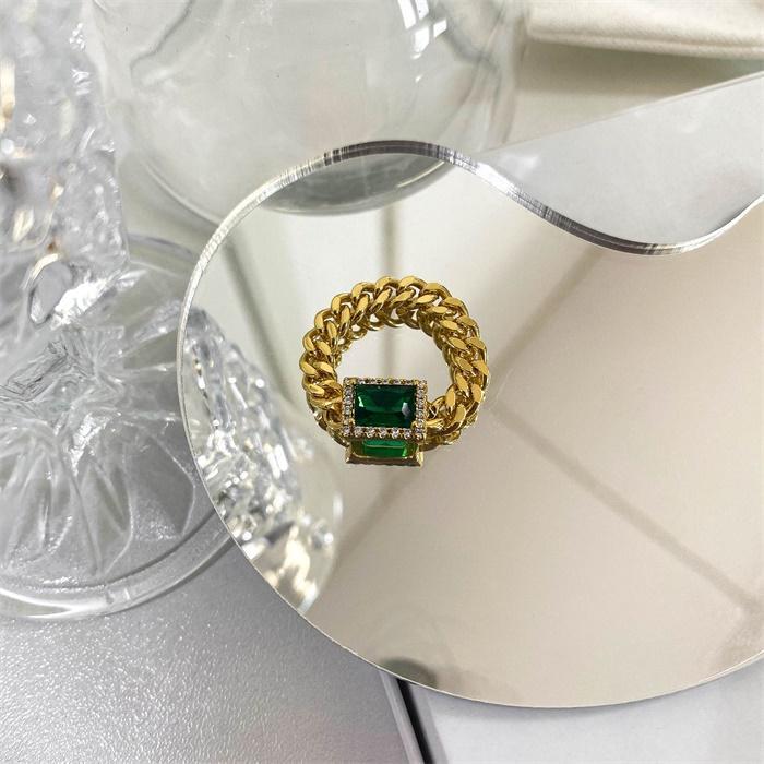 Retro Emerald Rhinestone Ring