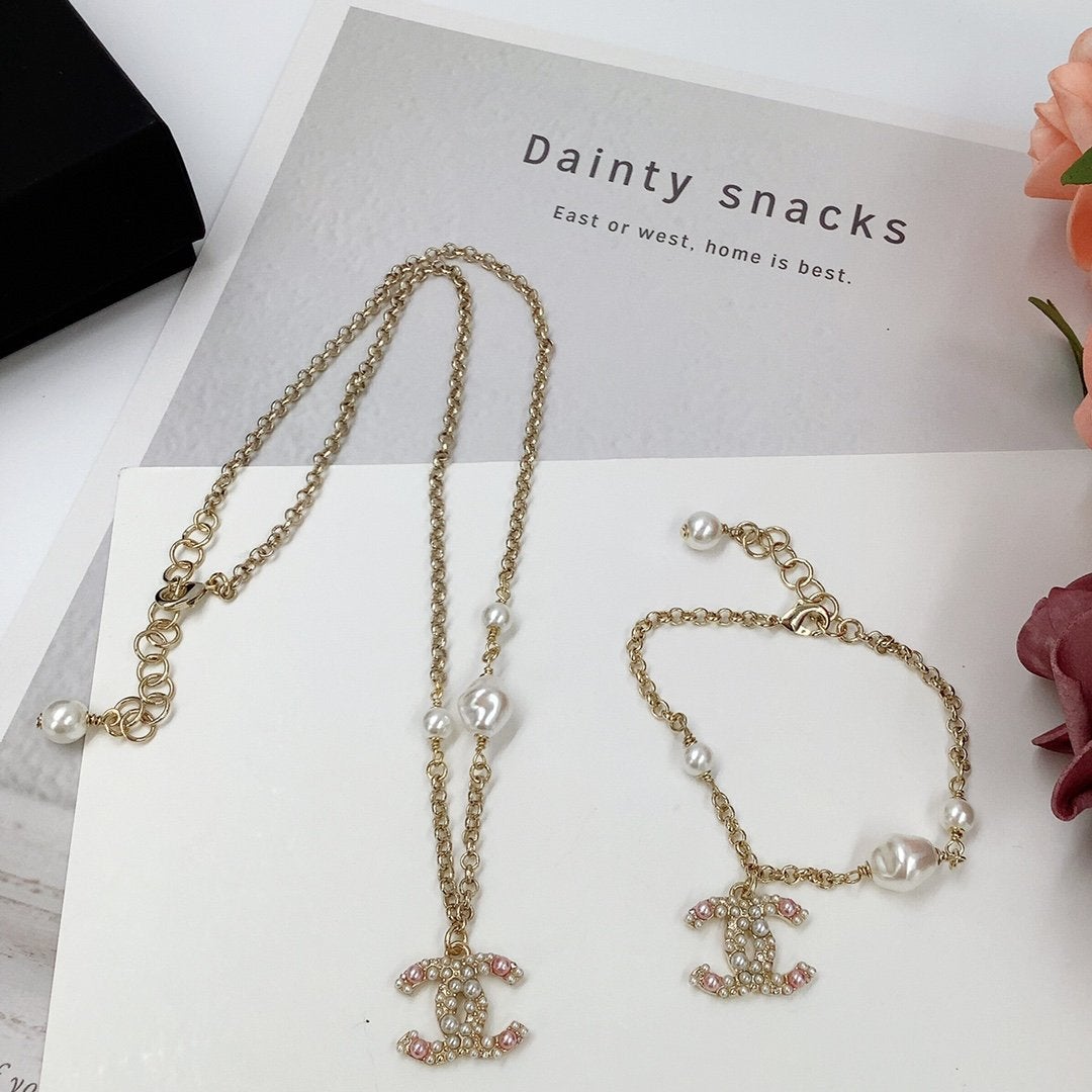 CHANEL Fashion Double C Crystal Pearl Necklace