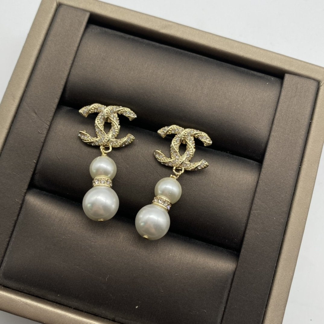 CHANEL Fashion gourd pendant earrings