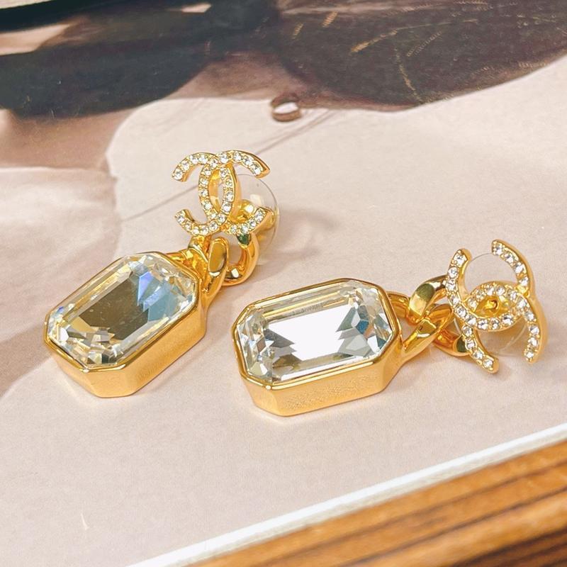 CHANEL Fashion Rhinestone Pendant Earrings