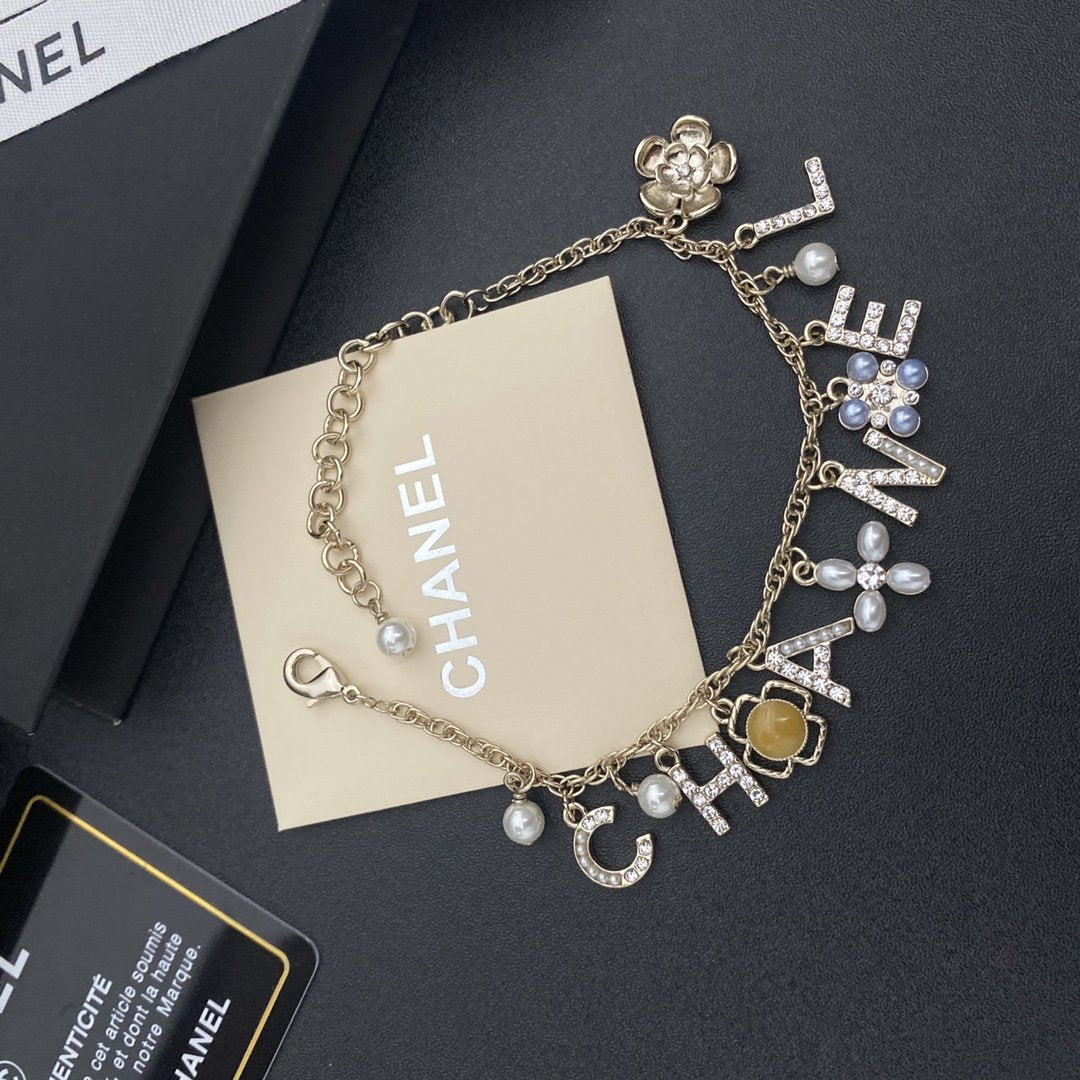 CHANEL Fashion Letter Flower Pearl Bracelet