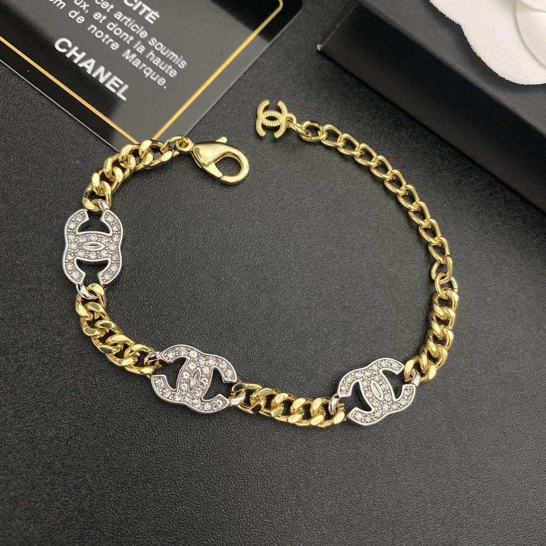 CHANEL Classic And Exquisite Silver Double C Bracelet