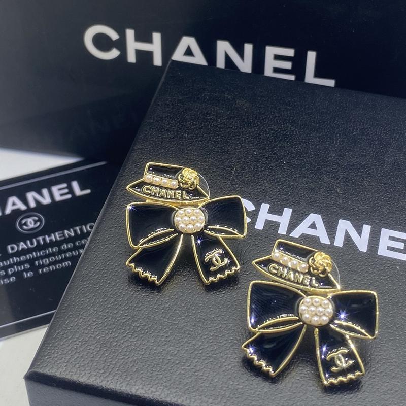 CHANEL Luxury Bow Pearl Earrings