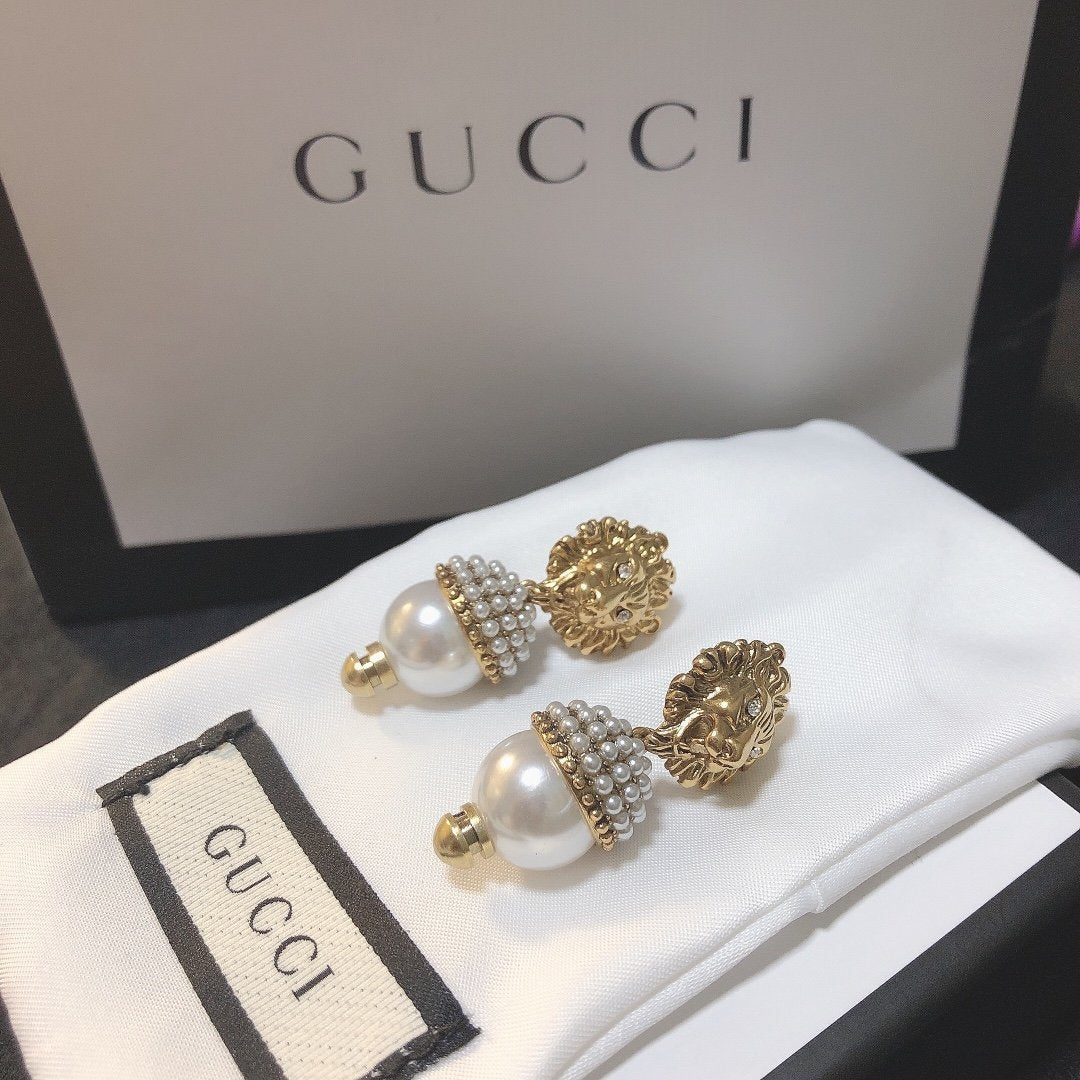 GUCCI Lion head pearl earrings