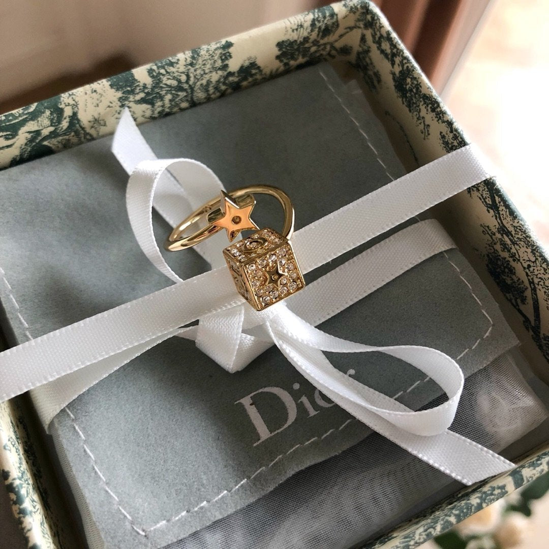 DIOR Dice Star Letter Rhinestone Open Ring