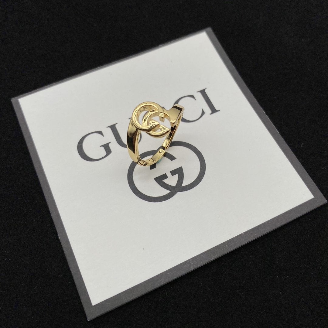 GUCCI retro twisted letter ring
