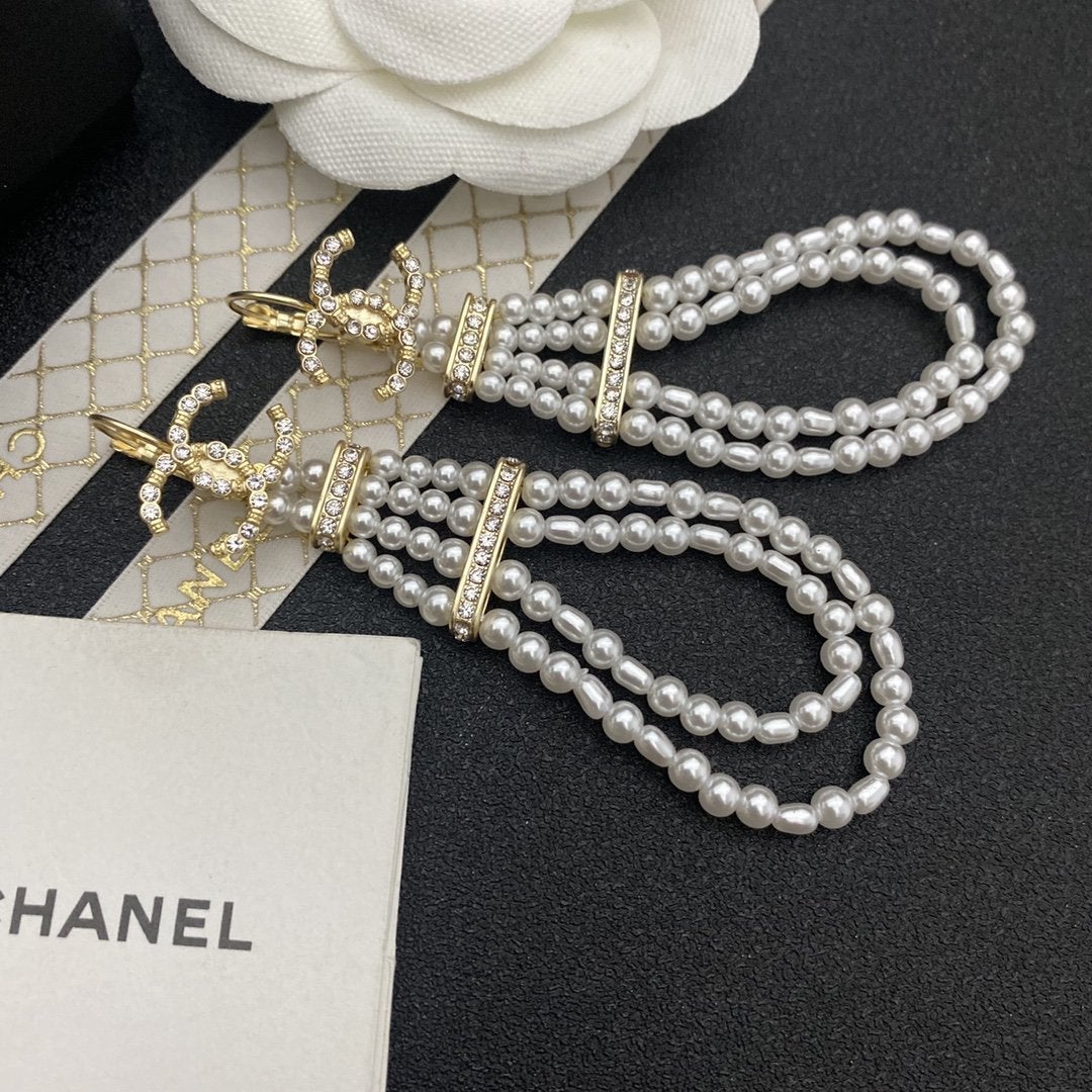CHANEL Fashion double-layer pearl earrings