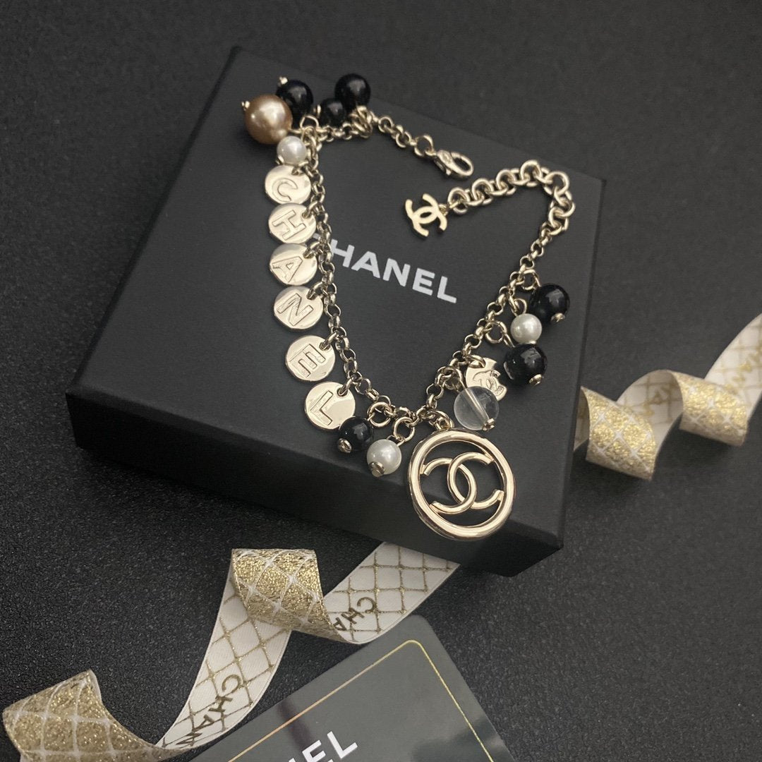 CHANEL Fancy irregular trend bracelet