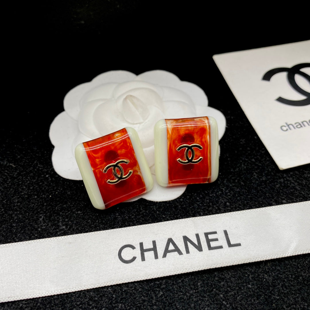 CHANEL October New Trend-Red and White Gemstone Earrings