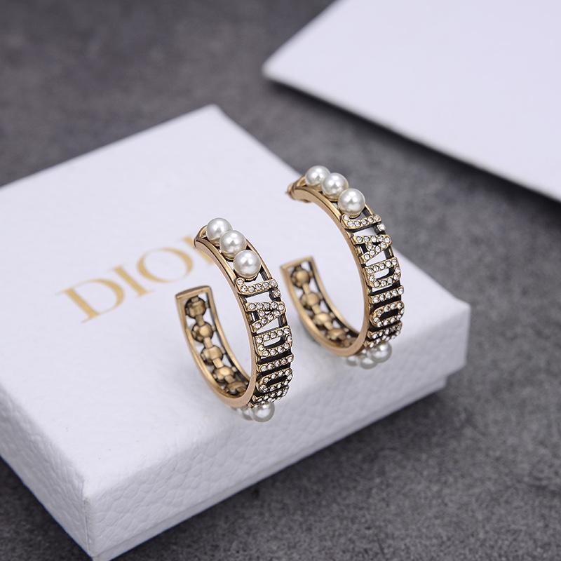 DIOR Elegant Pearl Rhinestone Letter Earrings