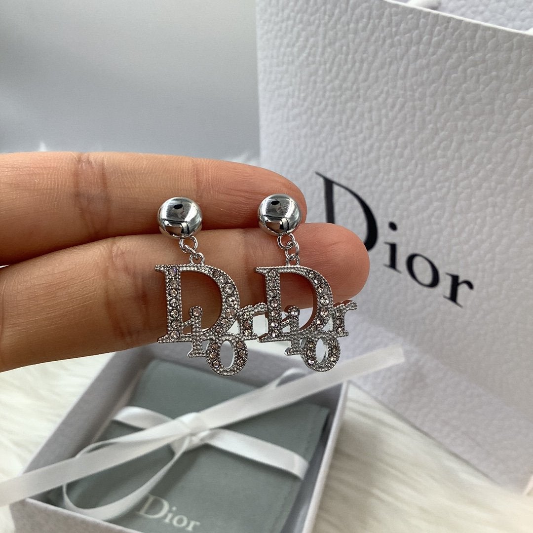 DIOR Elegant rhinestone letter pendant earrings