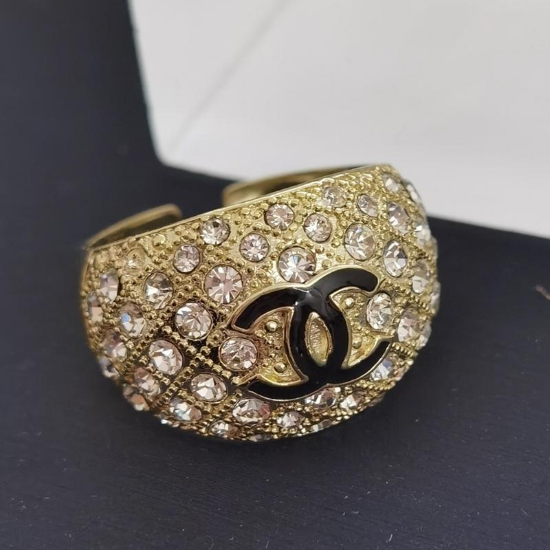 CHANEL Luxury Crystal Open Ring