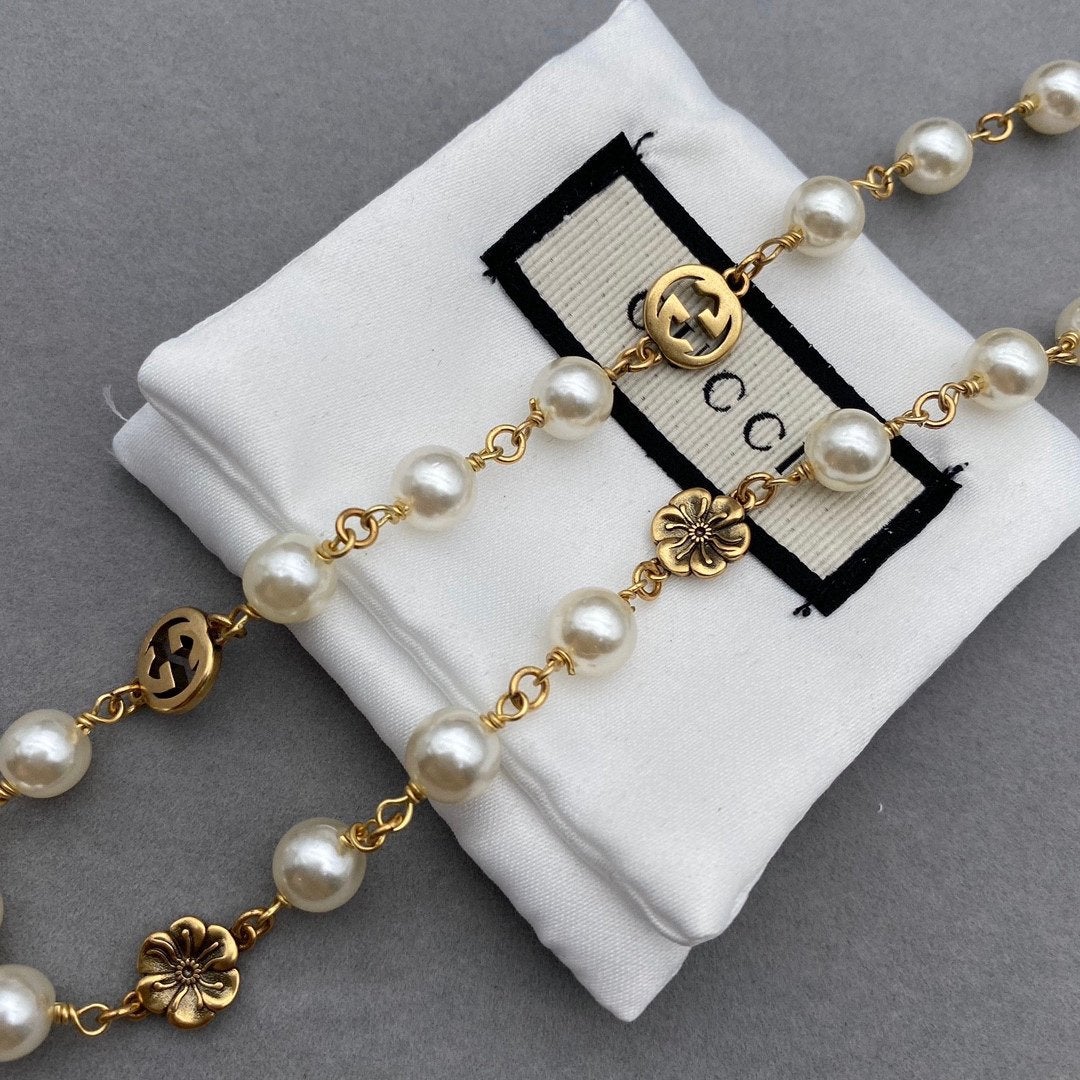 GUCCI Flower Pearl Necklace
