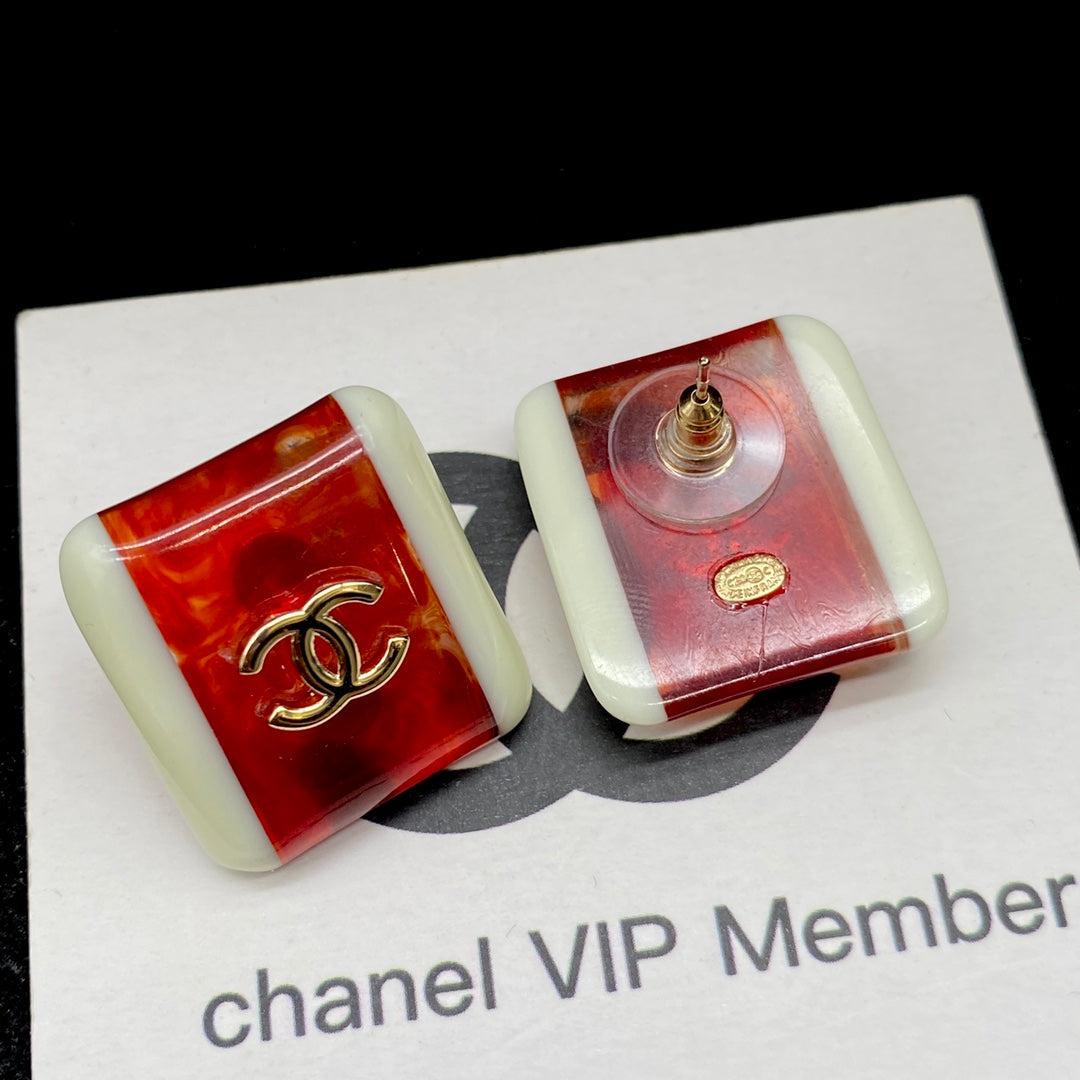 CHANEL October New Trend-Red and White Gemstone Earrings