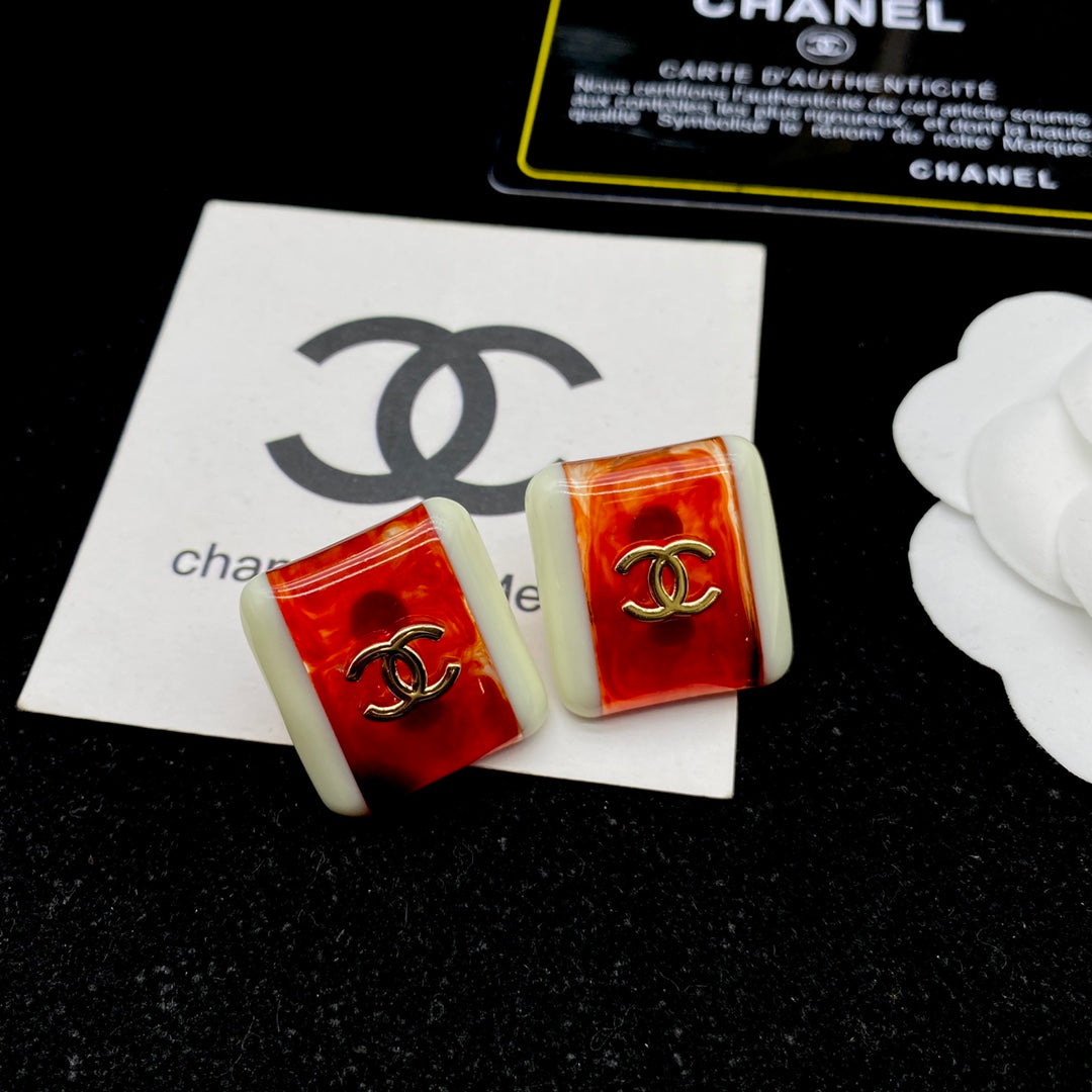 CHANEL October New Trend-Red and White Gemstone Earrings