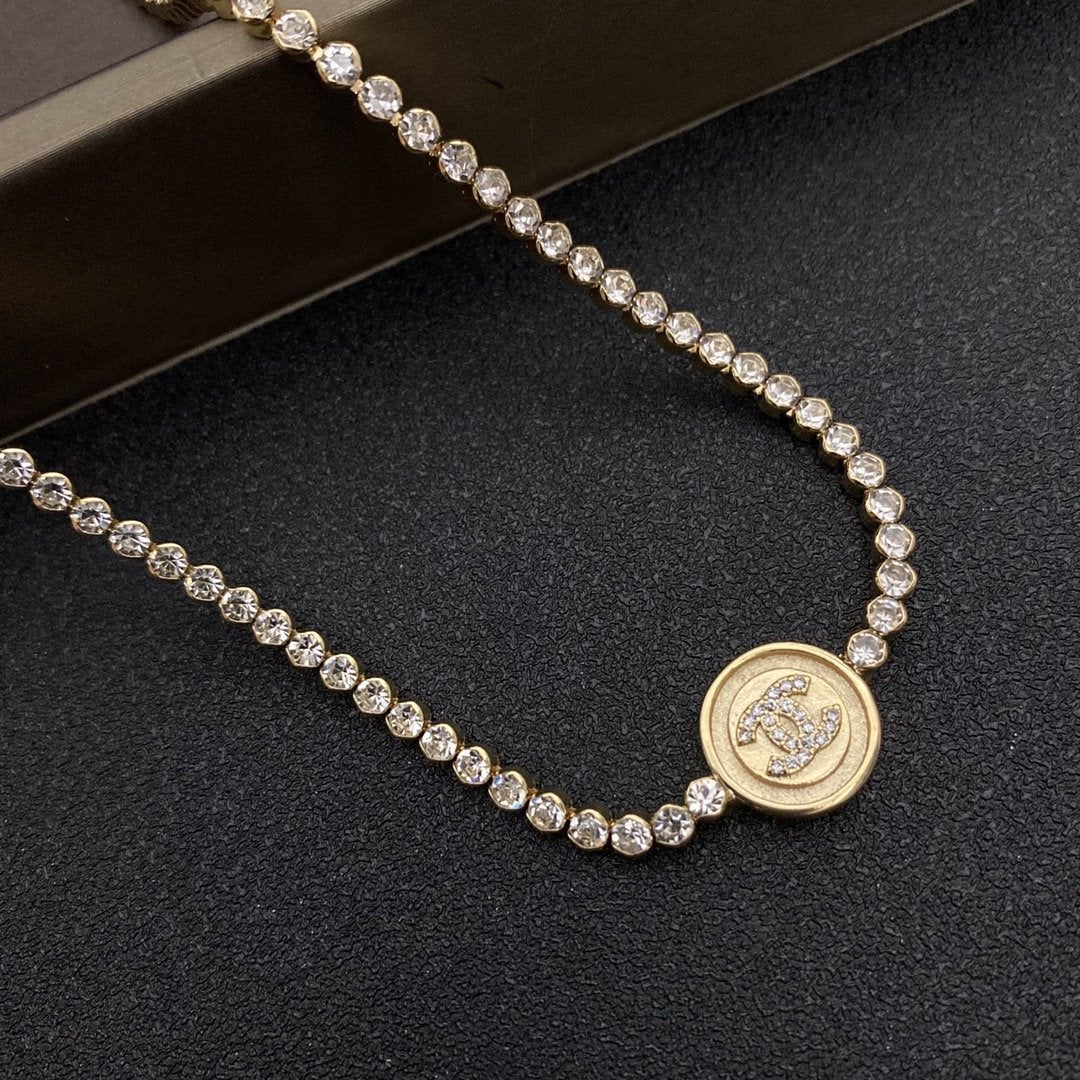 CHANEL Fashion full sky crystal necklace