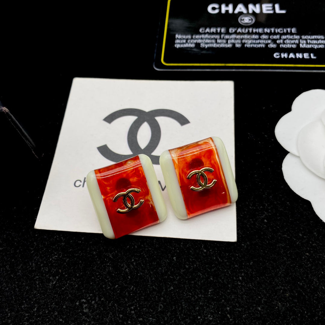 CHANEL October New Trend-Red and White Gemstone Earrings