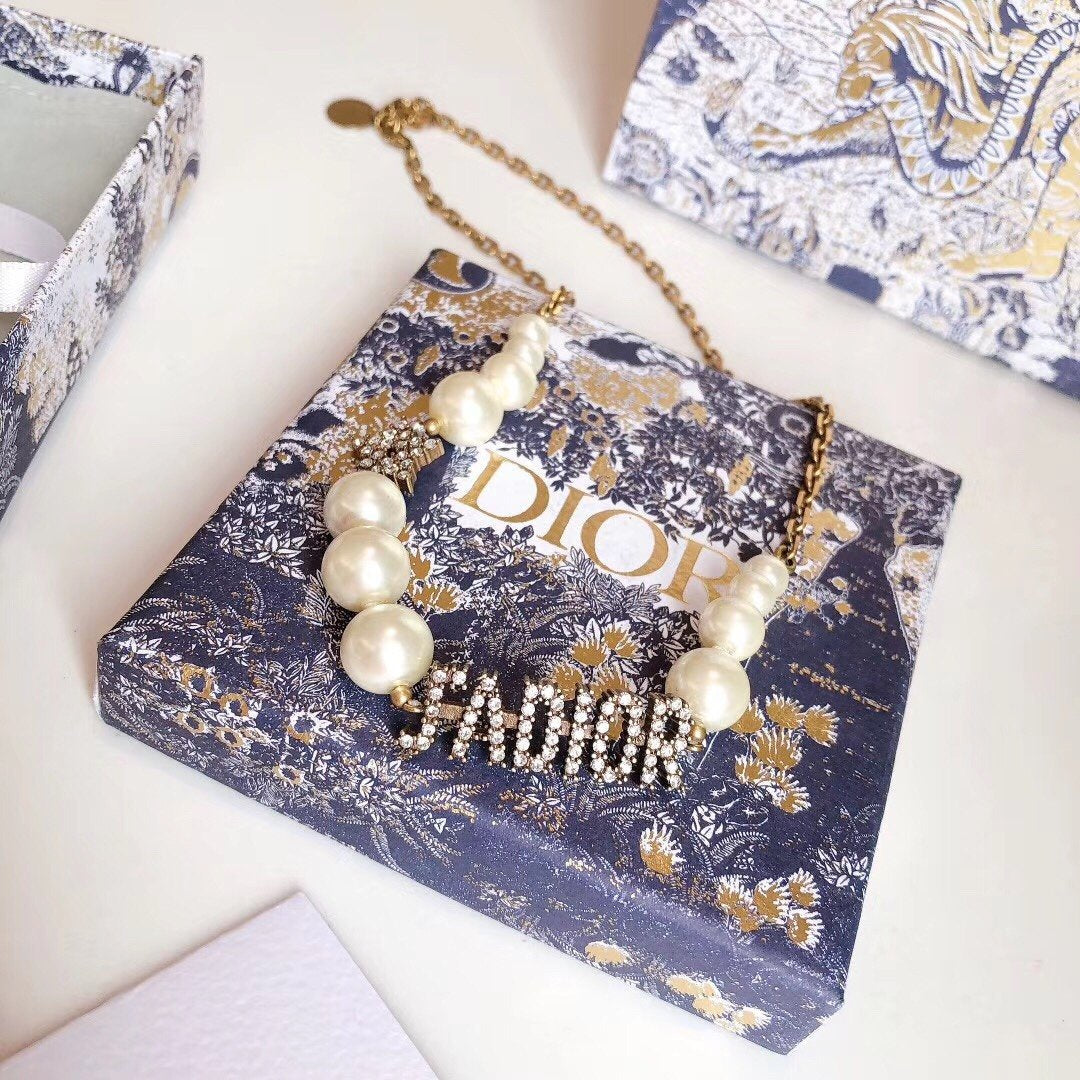 DIOR Vintage Star Pearl Letter Pendant Necklace