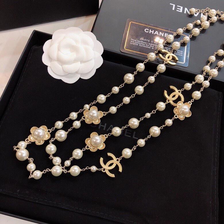 CHANEL Classic sandblasted flower pearl necklace