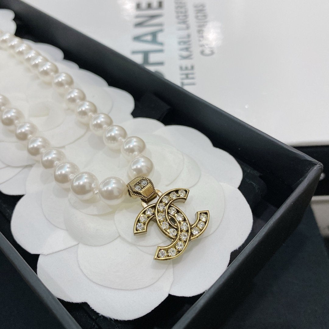 CHANEL Elegant Pearl Rhinestone Double C Pendant Necklace